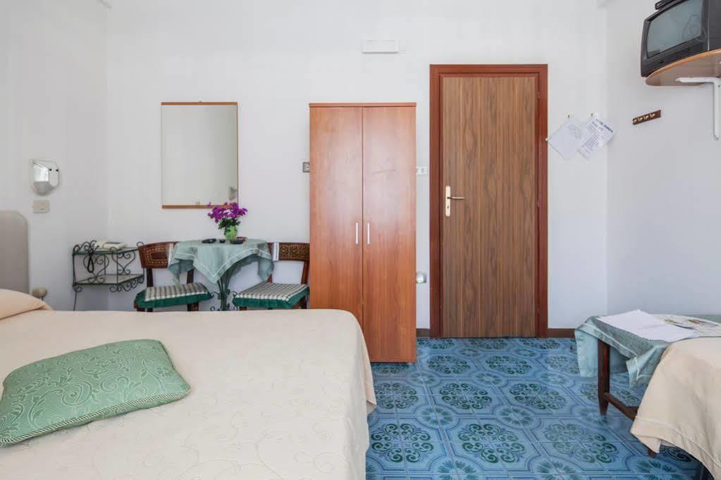 Hotel Europa Minori Esterno foto